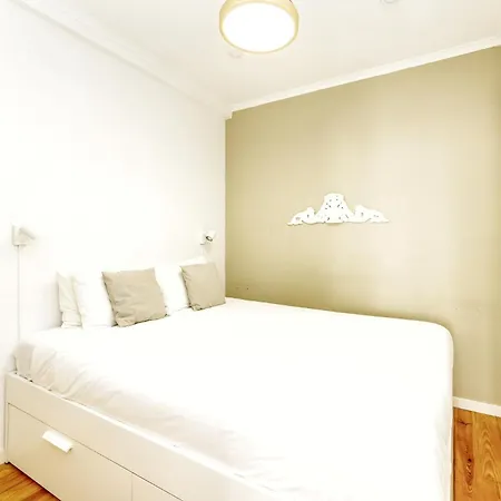 Charming 1 Bedroom In Mouraria Heart Of Historic Lägenhet *