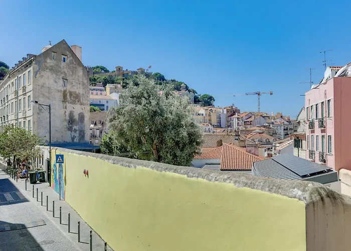 Charming 1 Bedroom In Mouraria Heart Of Historic Lisbon